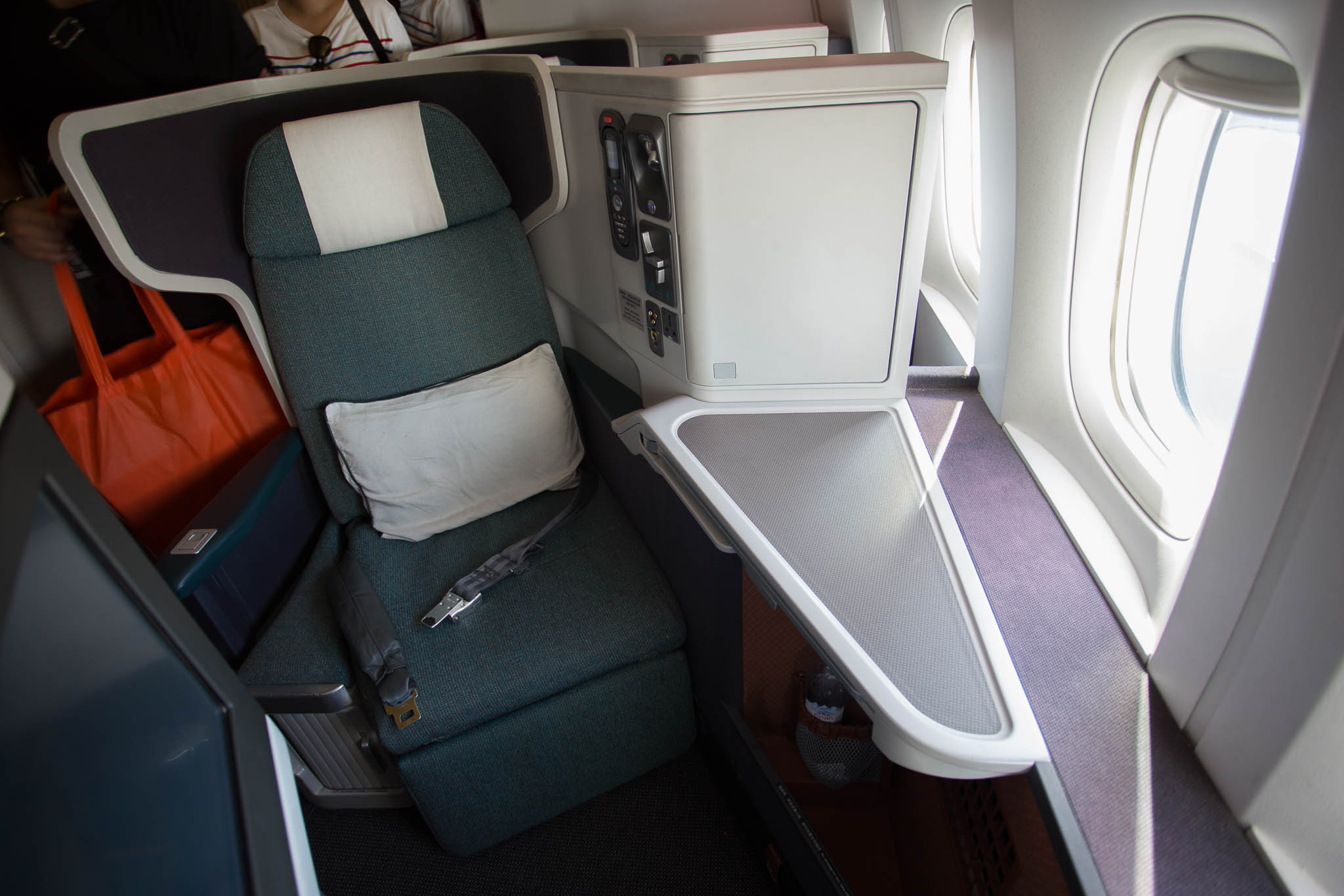 Review Cathay Pacific Business Class Hong Kong To Sydney Points