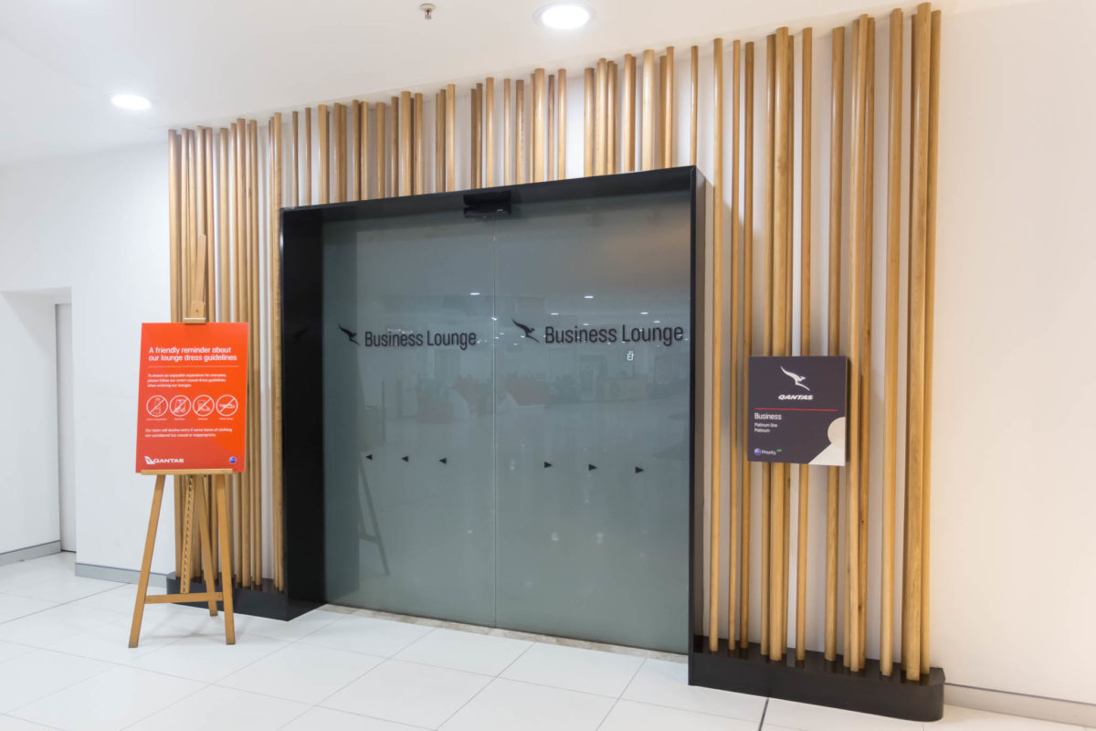 Review Qantas Business Class Lounge Perth Points From The Pacific