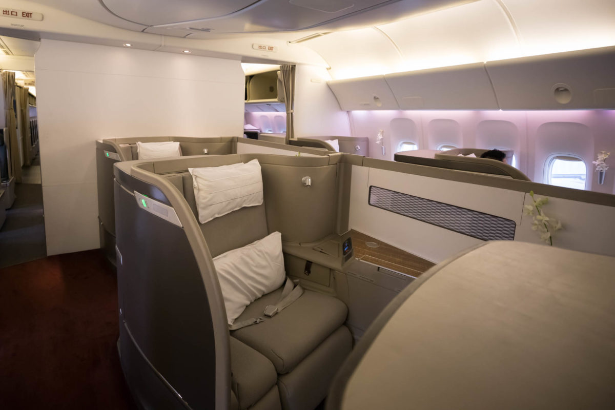 Review - Cathay Pacific First Class Hong Kong To Los Angeles - Points ...