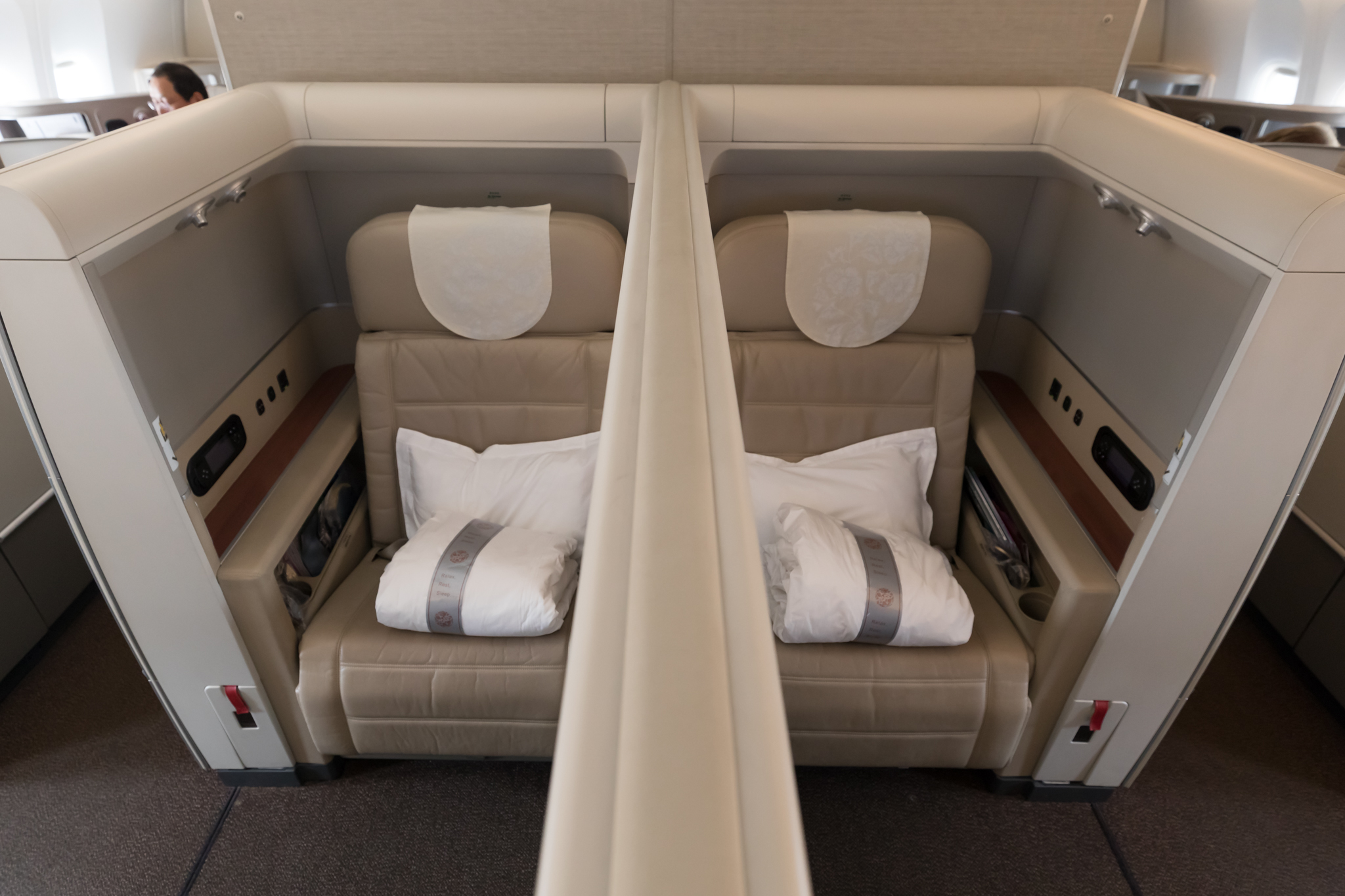 Review - China Eastern 777 First Class Shanghai - New York - Points From The Pacific