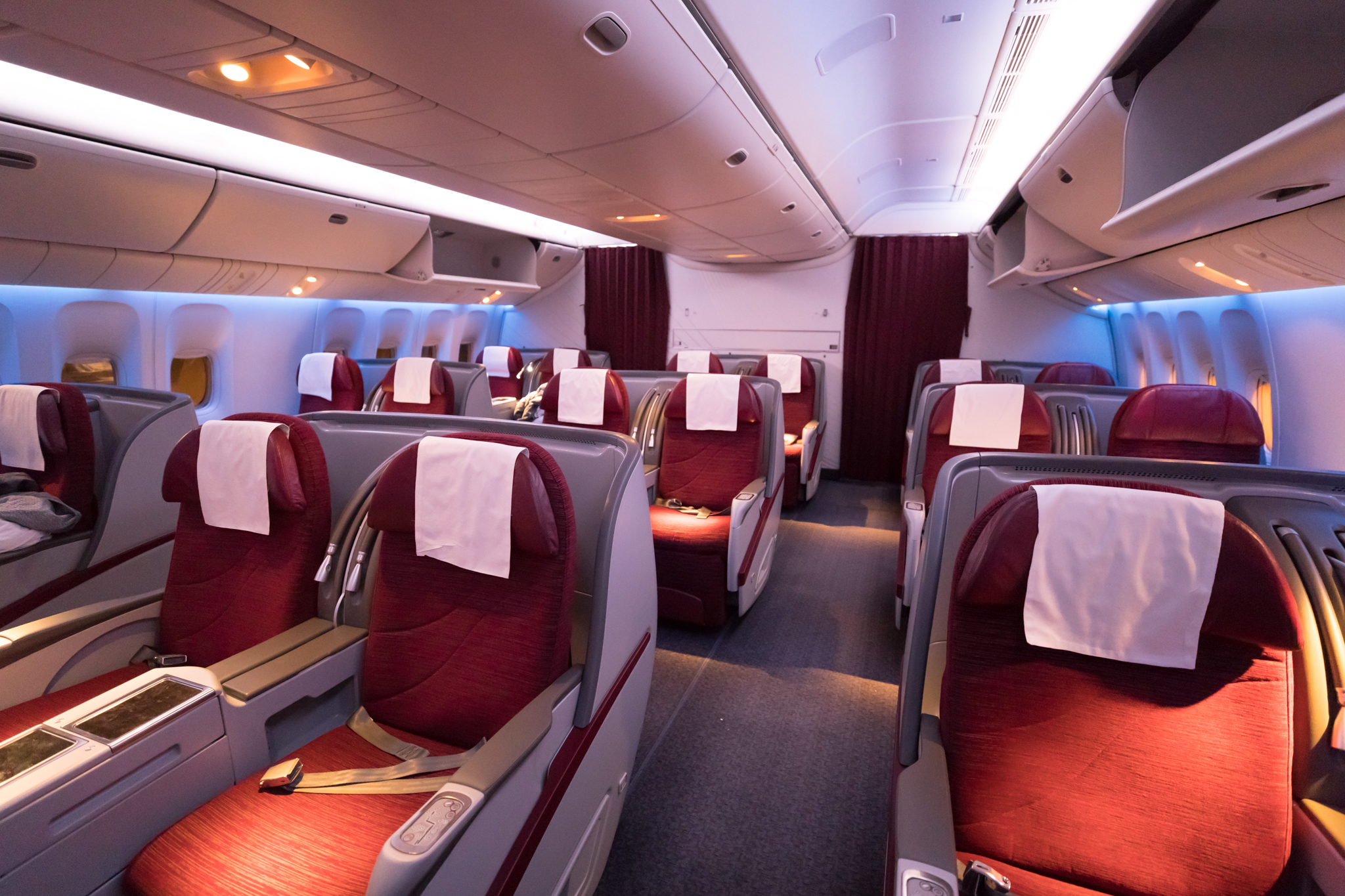 Review - Qatar 777-200LR Business Class Doha - Auckland ...