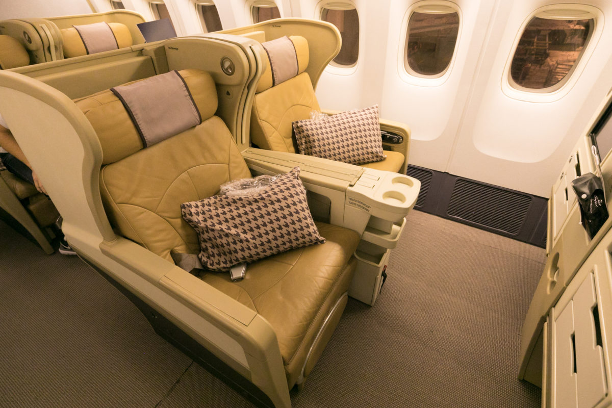 Review - Singapore Airlines 777-200 Business Class ...