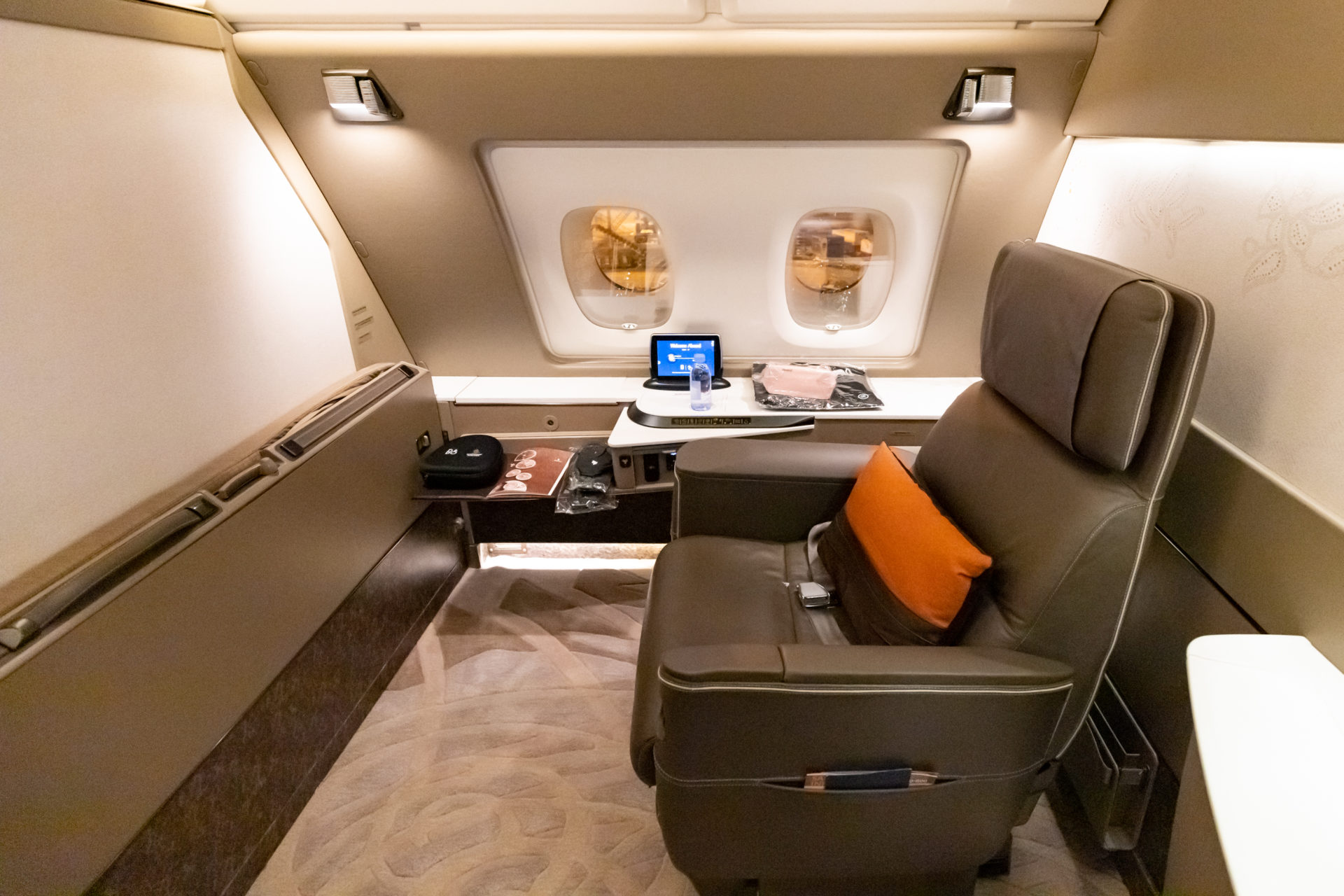 Review - Singapore Airlines A380 Suites, Singapore - Sydney - Zac George