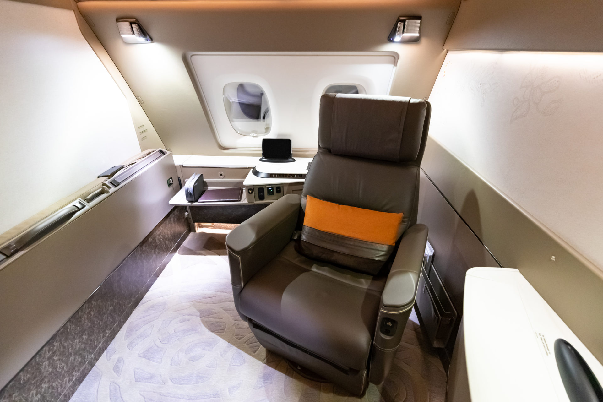 Review - Singapore Airlines A380 Suites, Singapore - Sydney - Zac George