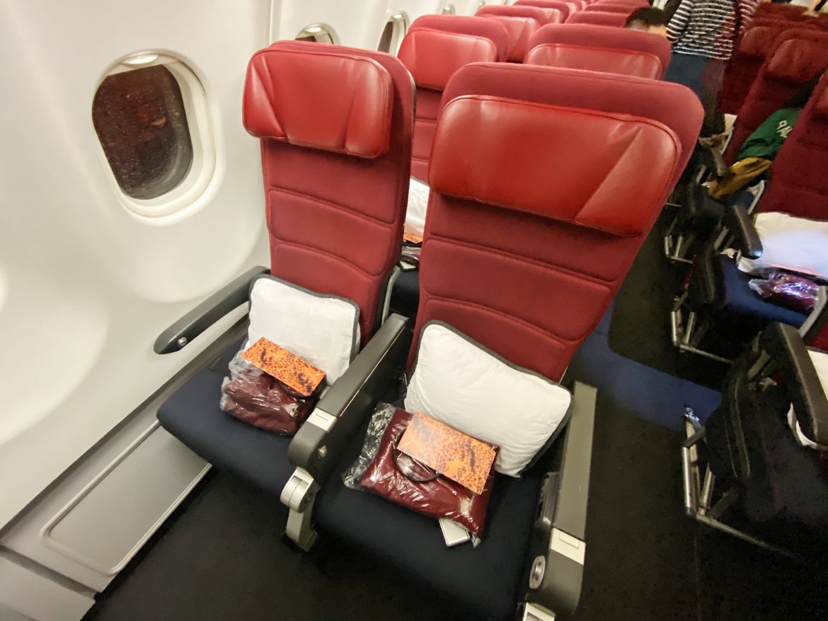 Review Qantas A330300 Economy Class, Singapore Brisbane Points