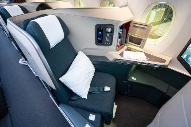 Review - Cathay Pacific A350-1000 Business Class, Hong Kong - Amsterdam ...