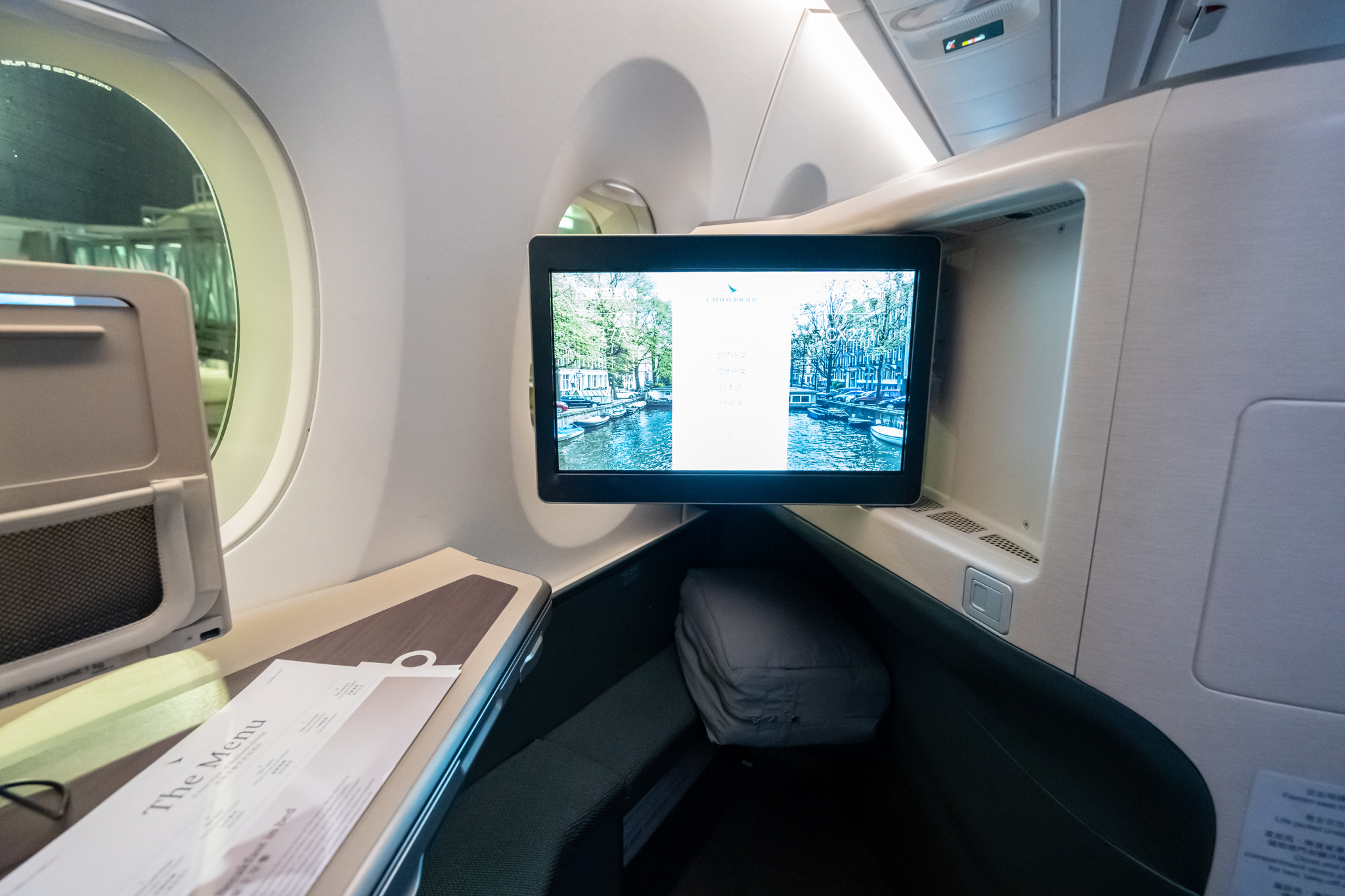 cathay-pacific-a350-1000-business-class