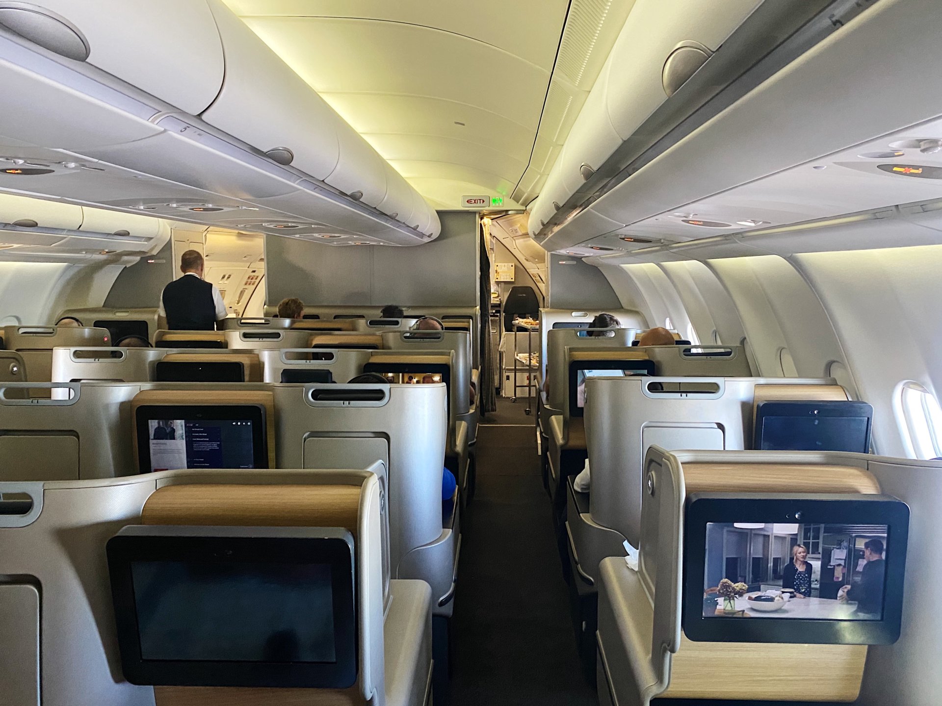 Qantas A330-200 Business Class, Sydney - Denpasar - Points From The Pacific