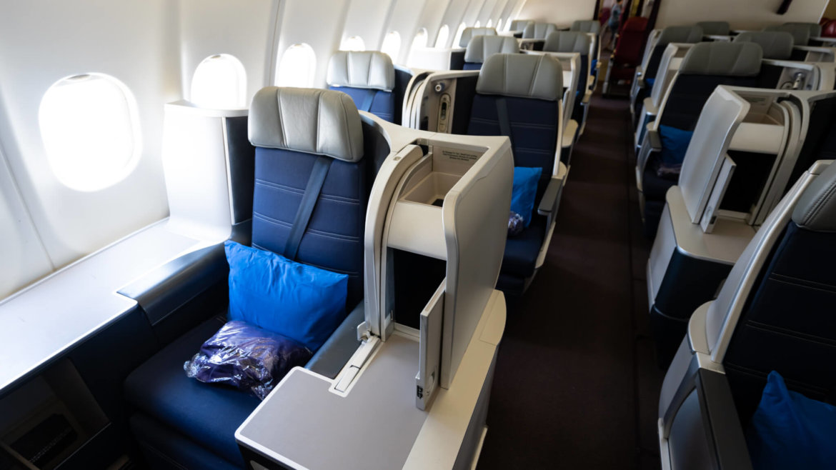 Malaysia Airlines A330 Business Class Review, Denpasar - Kuala Lumpur ...